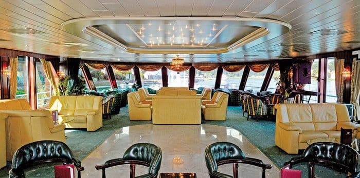 Saga Cruises MS Dutch Melody Bar.jpg